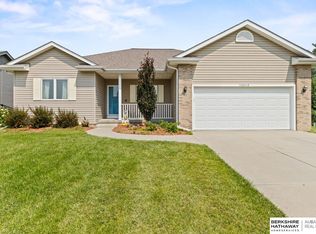 10413 Rosewater Pkwy, Bennington, NE 68007
