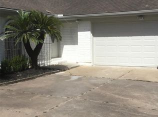 819 Ramada Dr, Houston, TX 77062