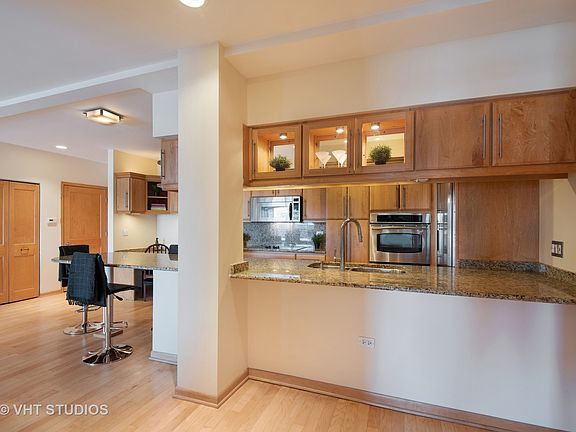 5th image of 1236 Chicago Ave APT 508