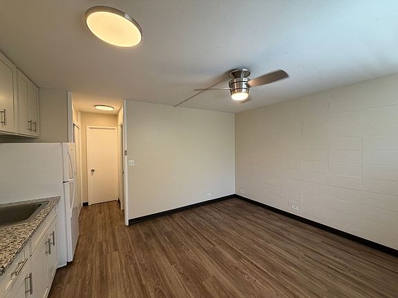 3rd image of 403 Hobron Ln APT 8