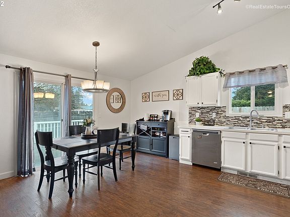 2nd image of 9213 NE 82nd Cir