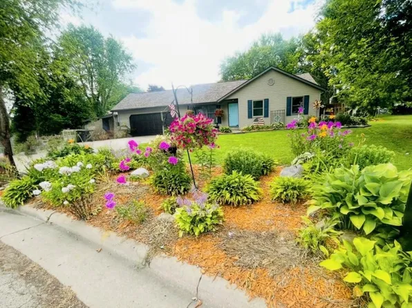 731 Sherwood LANE, Jefferson, WI 53549