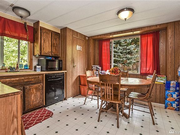 5th image of 215 Baywood Dr