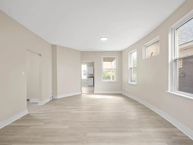 313 Kambach Street — Photo 6