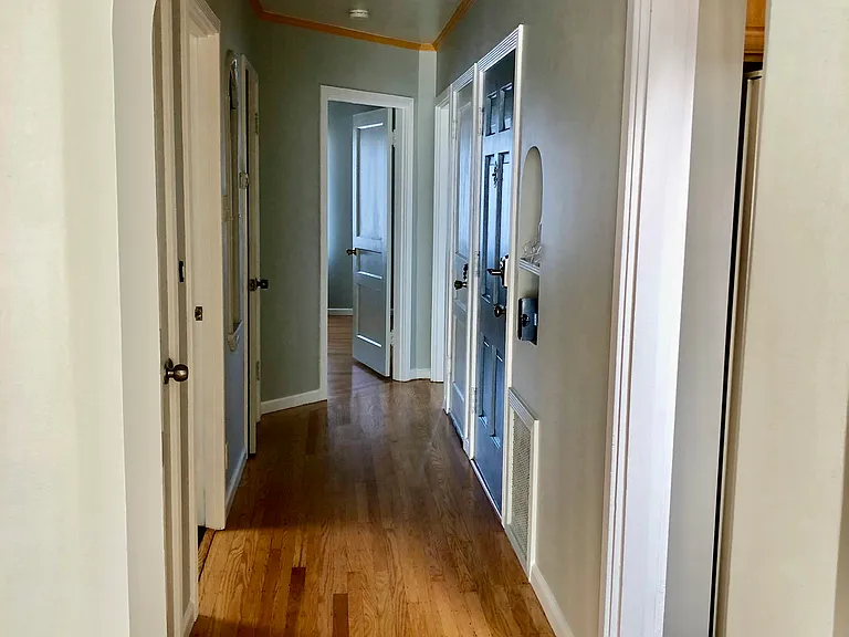 72 Robblee Ave — Photo 4
