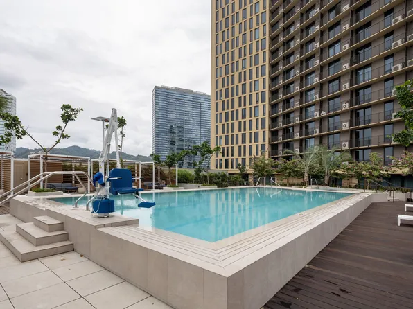 987 Queen St, Honolulu, HI