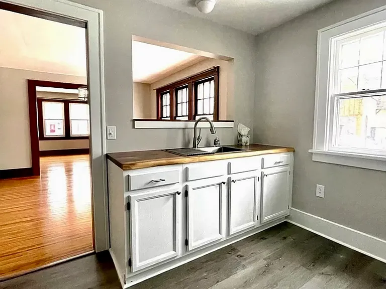 10 Merwin Ave — Photo 3