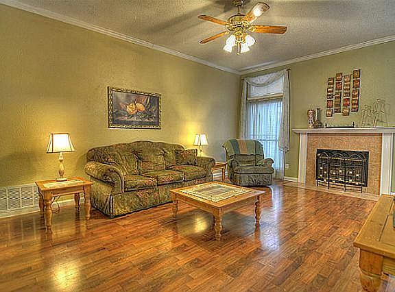 2nd image of 1707 Mayfair Dr