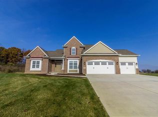 10138 Cliff View Ct, Clarkston, MI 48348