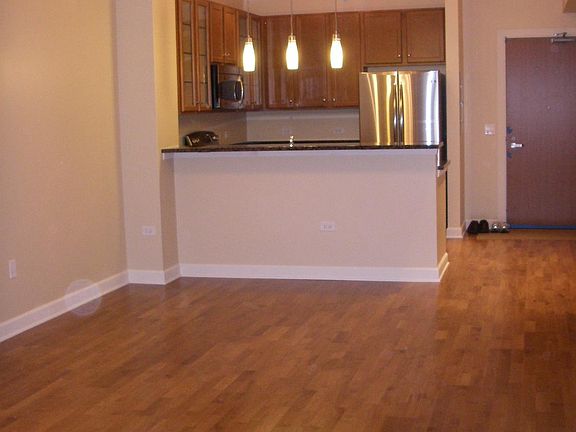 5th image of 1901 S Calumet Ave Unit 2011