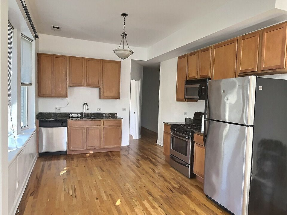 1st image of 3760 W Fullerton Ave Unit 2W