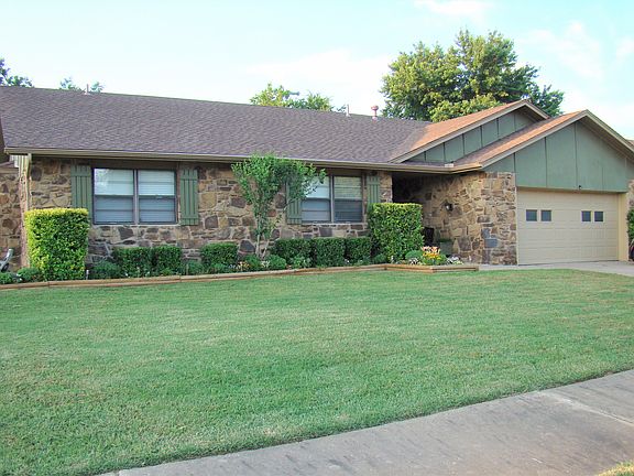 2nd image of 2508 E Dallas St