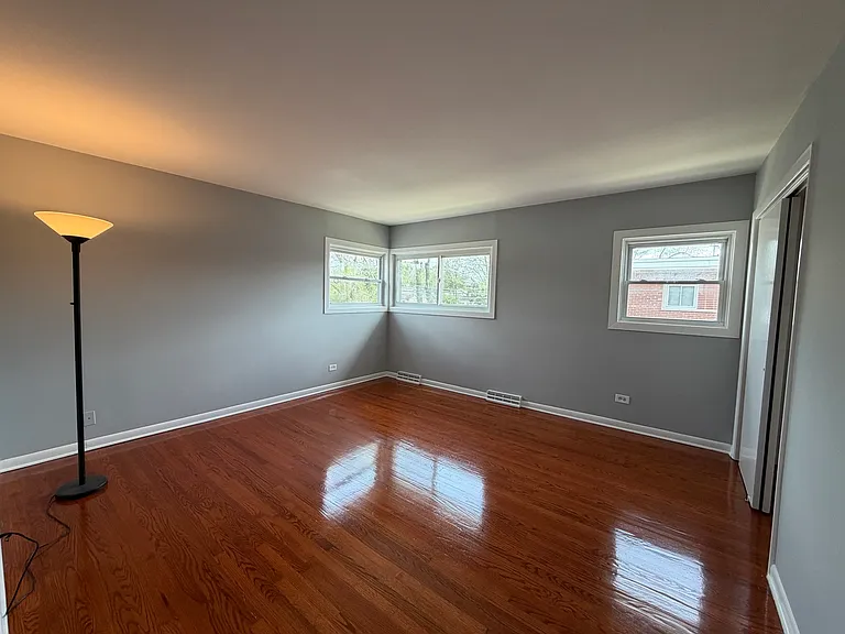 170 E Northwest Hwy #I — Photo 5