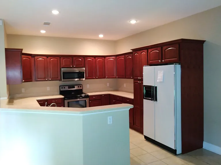 1205 Commanche St — Photo 3