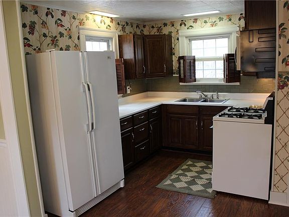 5th image of 621 Highwood Ave