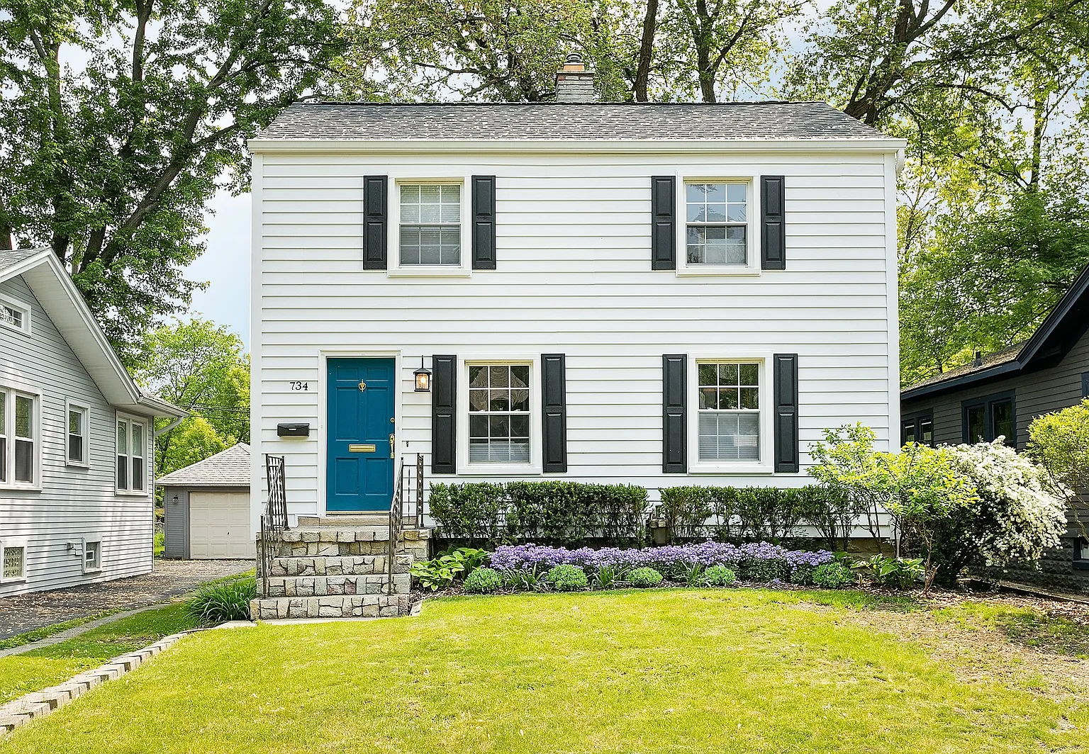 734 Laprairie St photo 1