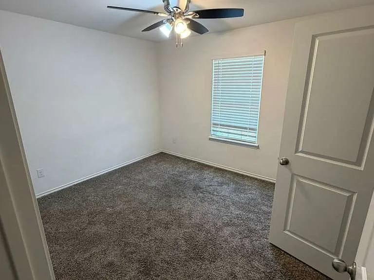 2708 Corbo Dr — Photo 4