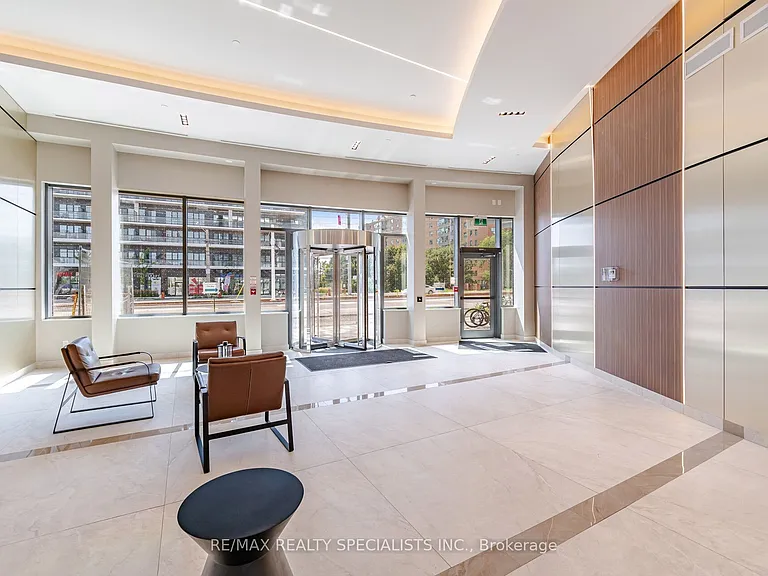 5105 Hurontario St #308 — Photo 24