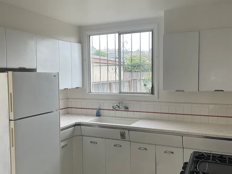 1188 S Mayfair Ave — Photo 3