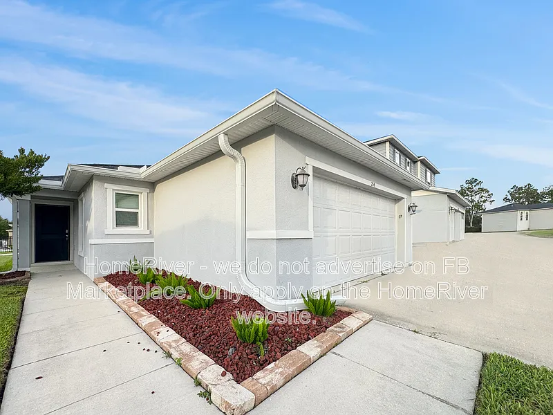 3 bed, 2.0 bath, 1467 sqft, $1,700 — Photo 3