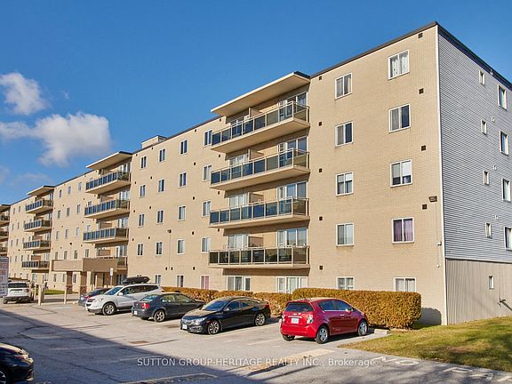 2nd image of 936 Glen St #301