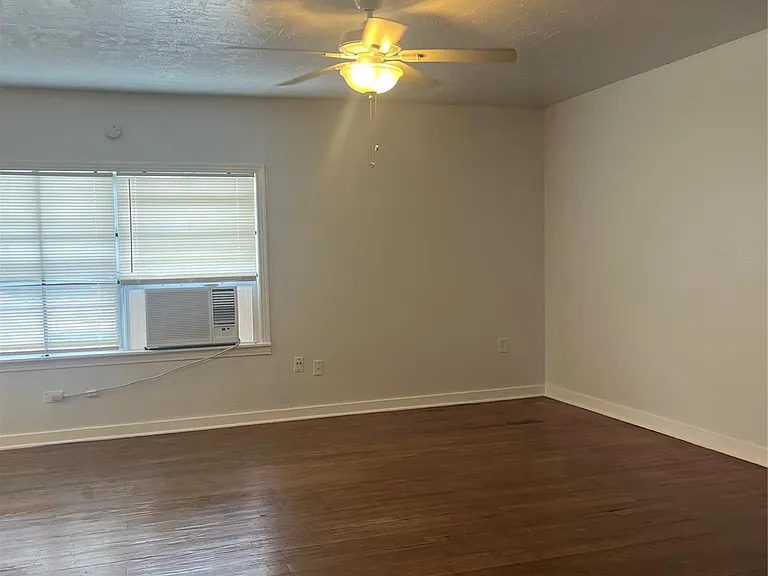 5537 Bataan Rd #B — Photo 6
