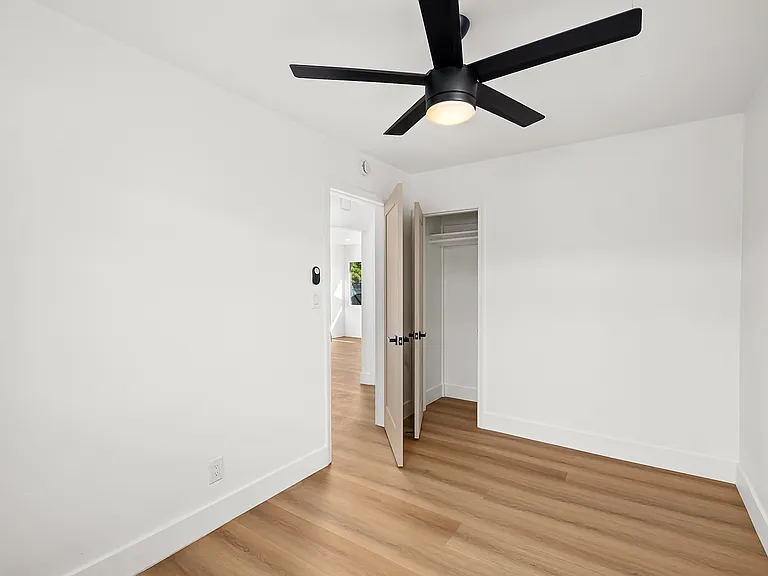 4229 Swift Ave — Photo 33