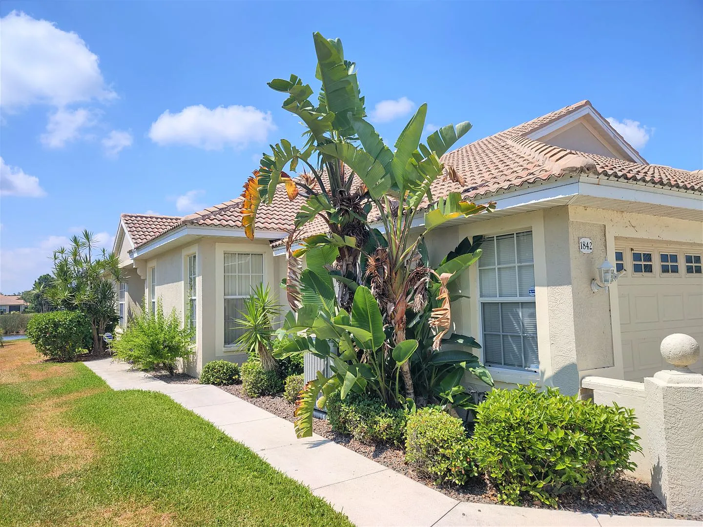 Seasonal Short-Term Rental in Pelican Pointe and Country Club Community! — Photo 4