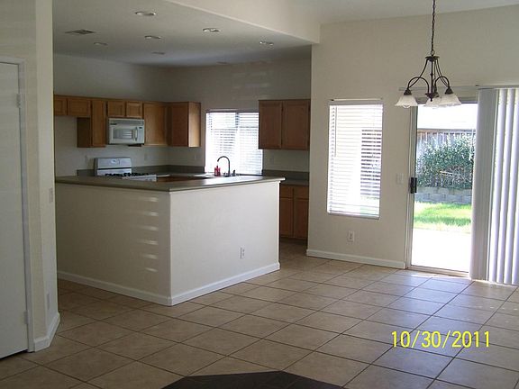 Kiltchen & Dining Area