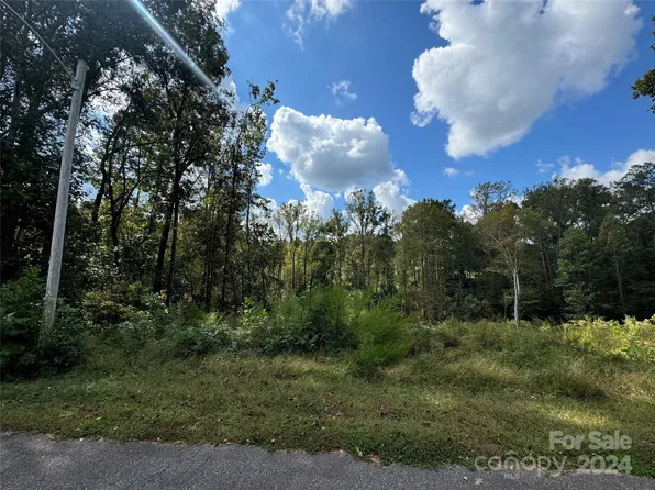 1322 Kensington Cir, Newton, NC 28658