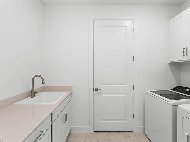 2104 Freemont Way NE — Photo 17