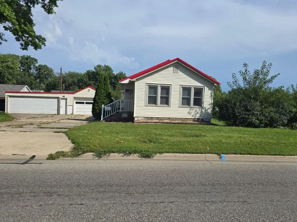 1821 E Ridgeway Ave, Waterloo, IA 50702
