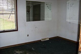 3rd image of 10573 Toledo Ave