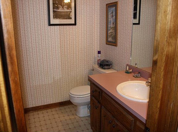 4th image of 104 Ashland Dr