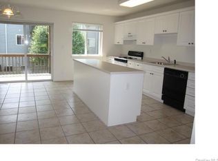 25 College Ave APT 607, Nanuet, NY 10954