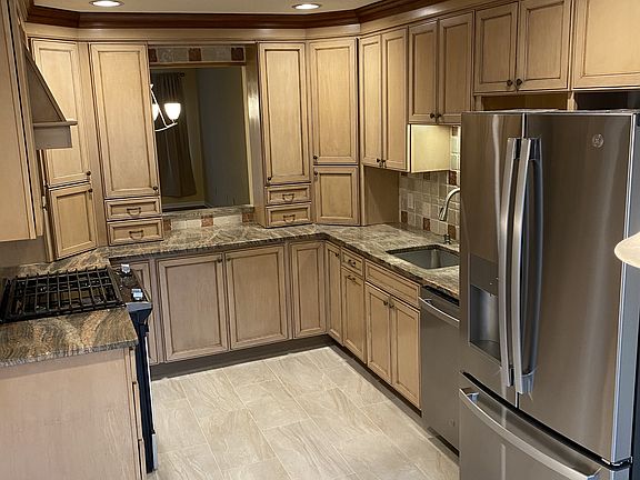2nd image of 61 Jardin Cir #61