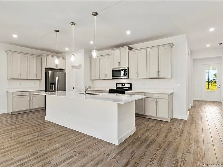 14143 SW Safi Ter — Photo 10