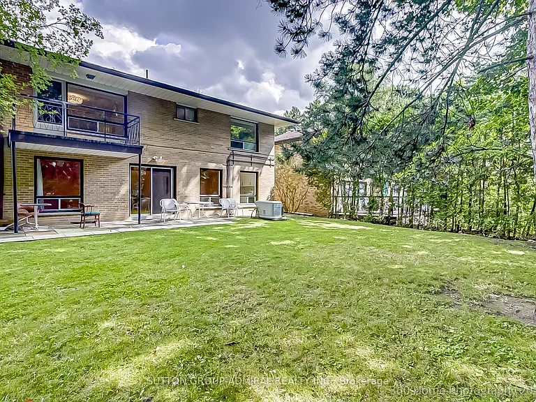 47 Waterloo Ave — Photo 45