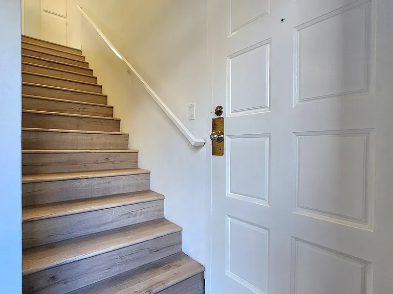 1535 Granville Ave #104 — Photo 7