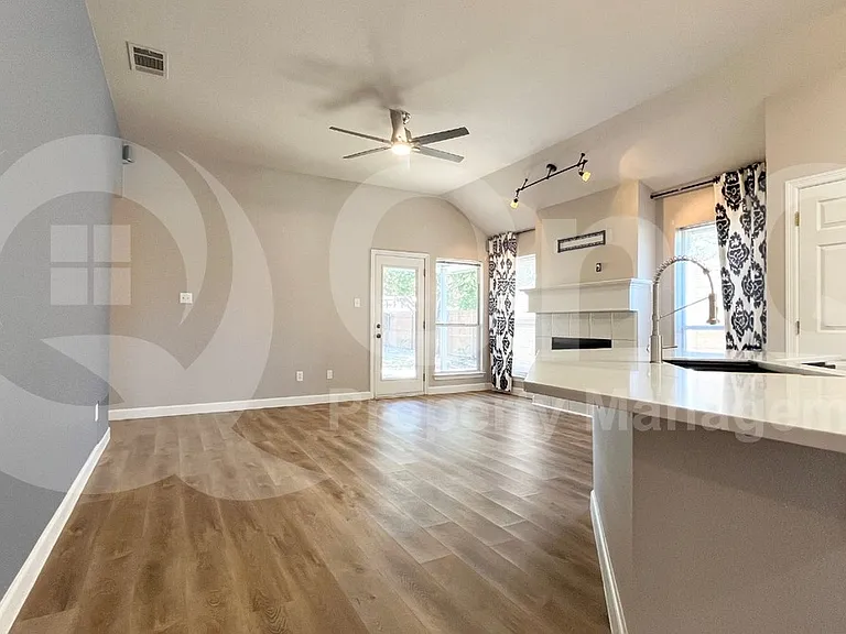 5509 Cypress Dr — Photo 8