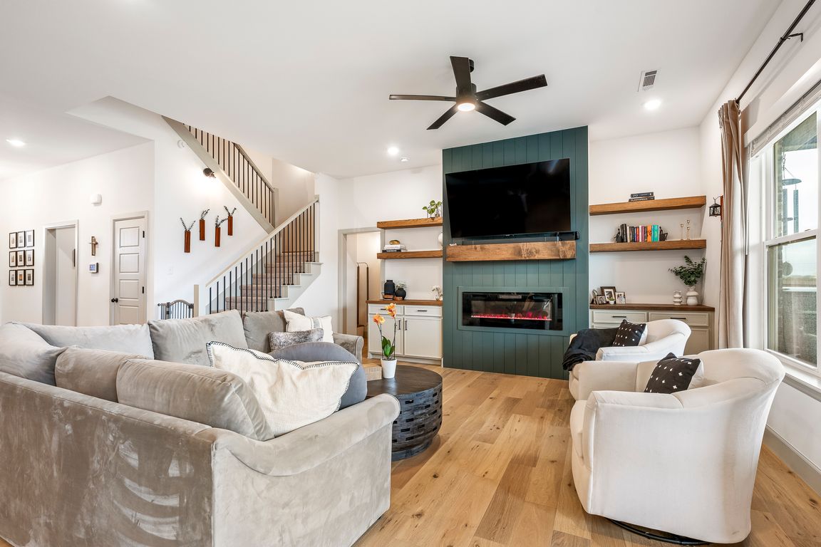 next background image