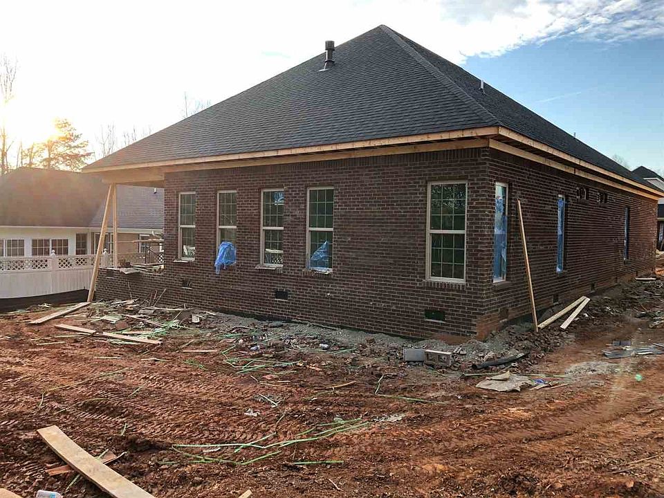 2nd image of 917 Lyday Ln