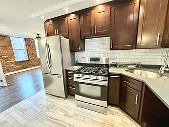 Rented by Papp Realty