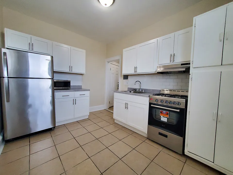 54 Linden Ave #401
