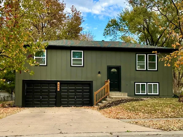808 Montclaire Dr, Olathe, KS 66061