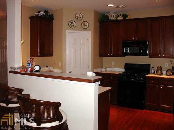 2nd image of 772 Gardenside Cir SE #0