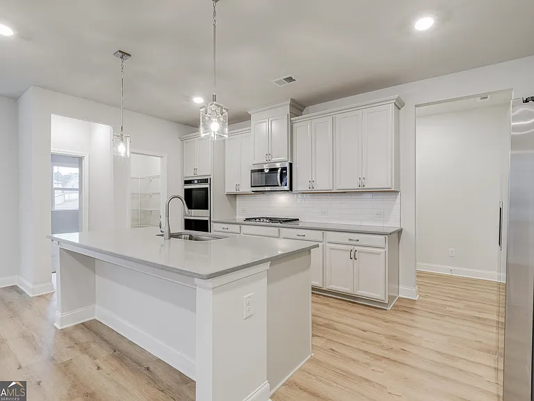 376 Caledonia Ct — Photo 19