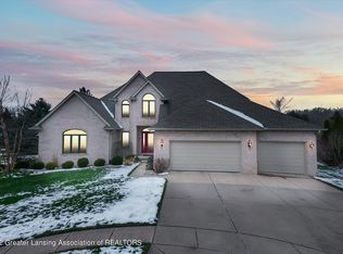 425 Ravenwood Ct, Mason, MI 48854