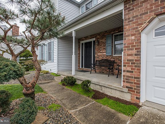 2nd image of 2201 Oak Hunt Ct