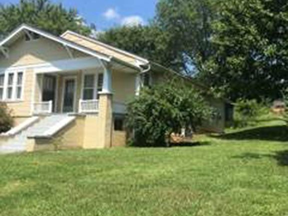 3rd image of 6809 Charlotte Dr